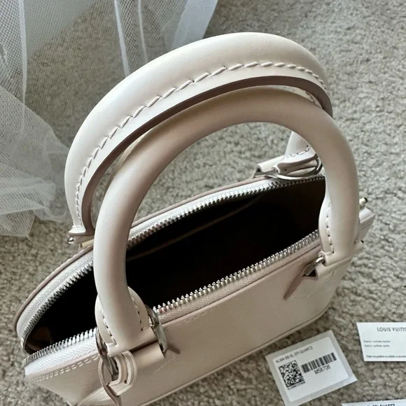 Louis Vuitton Alma BB Quartz epi - Picture 9 of 13